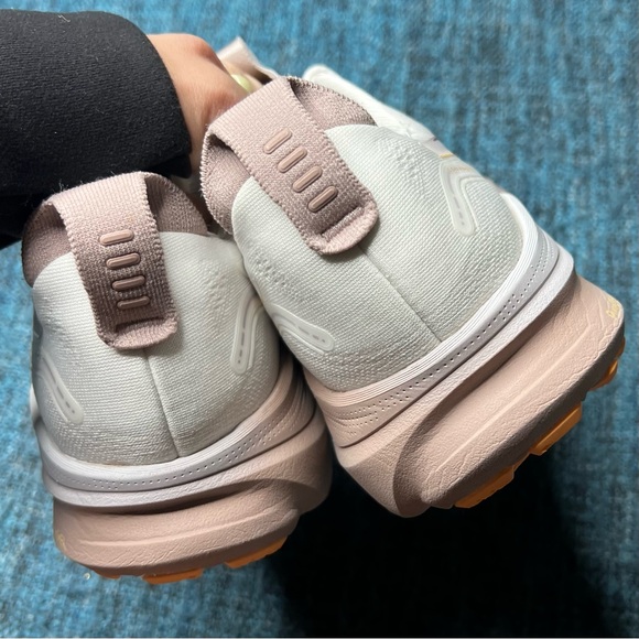 Asics Gel Kayano 32 Running Shoes in White Orange Glow Women's Size 9.5 WIDE - Picture 7 of 9